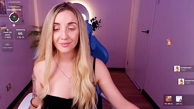 White_F0x stripchat live cam model
