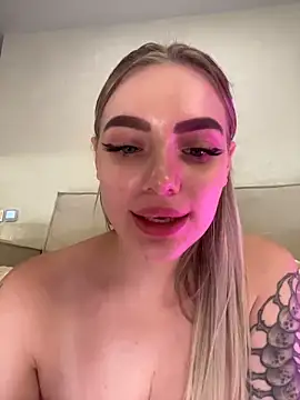 HugeBoobsAlice stripchat live cam model