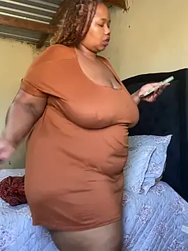 Curvycandy95 stripchat live cam model