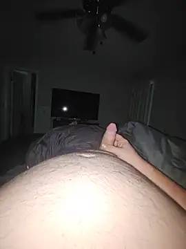 reynolds2223 stripchat live cam model