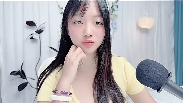 Winnie666999 stripchat live cam model