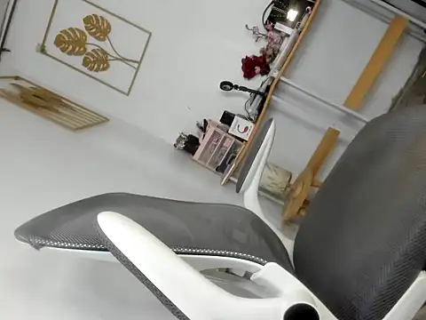 TransLadyBitch stripchat live cam model