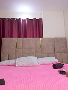 Slim_And_Thick stripchat live cam model