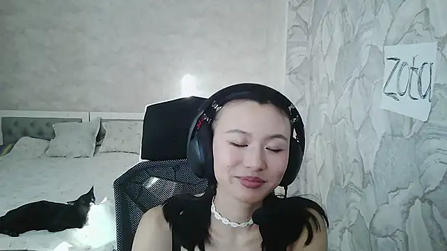 JacklynGingrich stripchat live cam model
