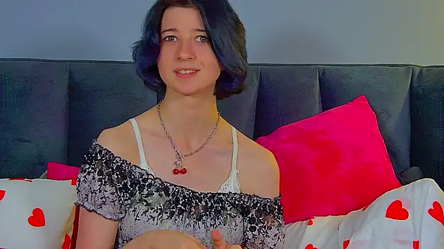 AnneAvelin stripchat live cam model