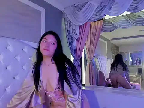 EmmaThompons stripchat live cam model