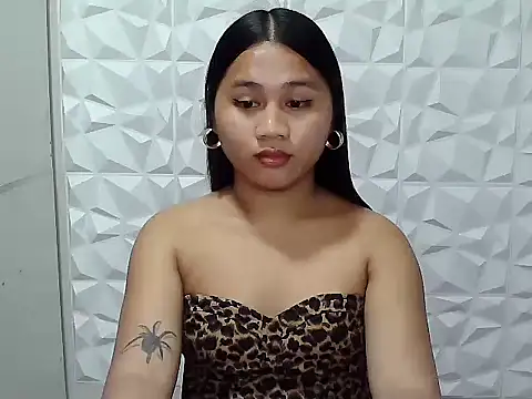 Petite_trish stripchat live cam model