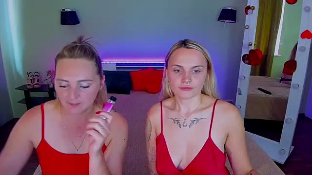 MagicEyess stripchat live cam model