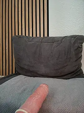 MaraLux stripchat live cam model