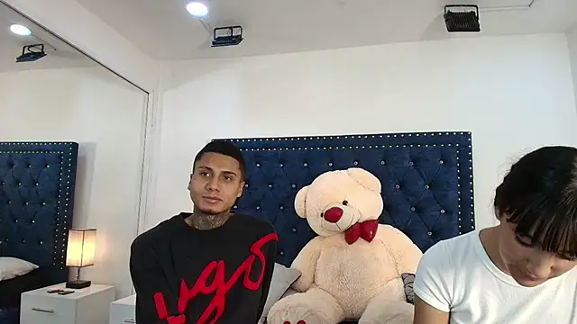 Damian_and_roxanne stripchat live cam model