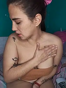kariciasecreta stripchat live cam model
