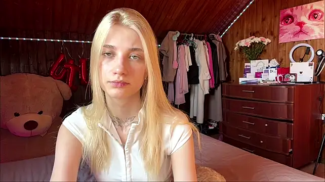 GlyndaMccannon stripchat live cam model