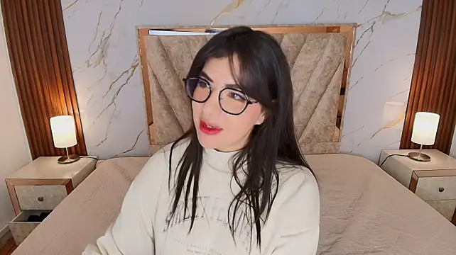 Amelie_saenz stripchat live cam model