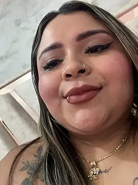 ashley-swift- stripchat live cam model