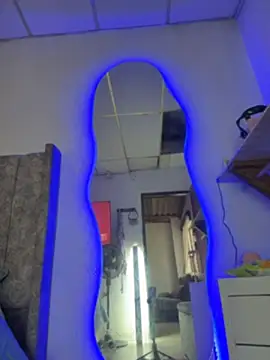 Isa222 stripchat live cam model