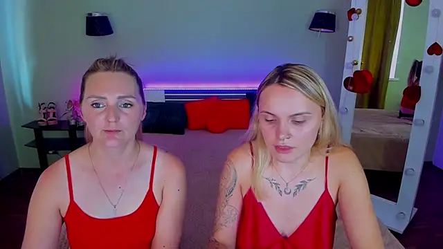 MagicEyess stripchat live cam model
