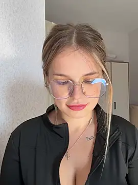 KimEvanss stripchat live cam model