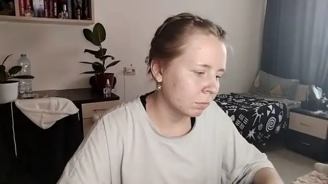 YadaSteiner stripchat live cam model
