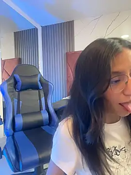 EviieGothell stripchat live cam model