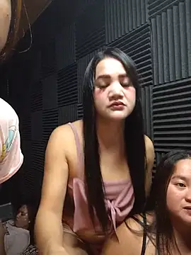 pinaySquirty stripchat live cam model