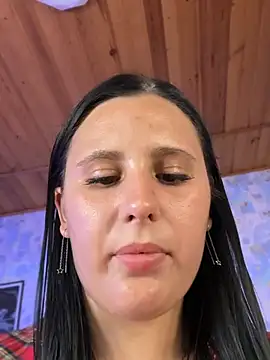 AriaLux_ stripchat live cam model