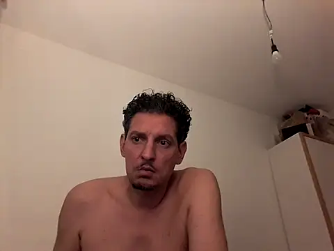 ARTANIS20 stripchat live cam model
