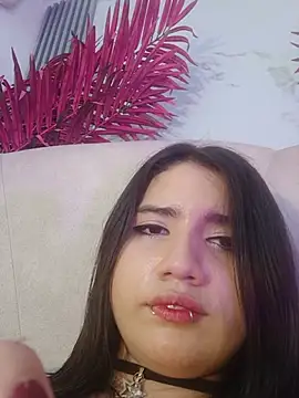 LizzyRaven stripchat live cam model