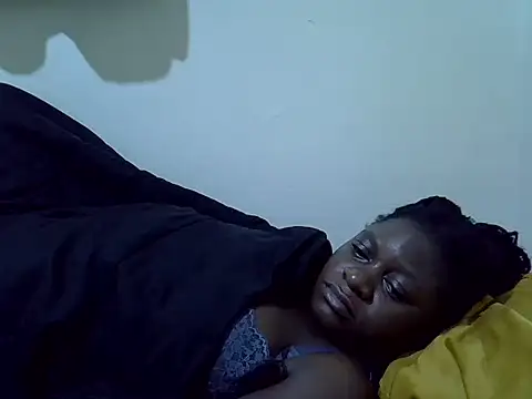 CURVY-CORAZZON stripchat live cam model