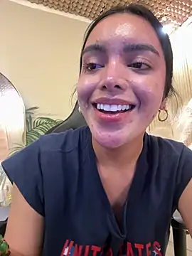 TS-SimplyTheBest stripchat live cam model