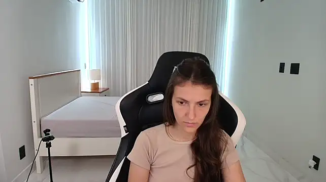 upssnowy stripchat live cam model