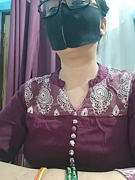 Aishwaryaa_69 stripchat live cam model