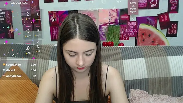 MilanaRoza stripchat live cam model