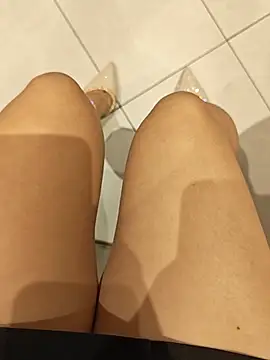 Mina-02 stripchat live cam model