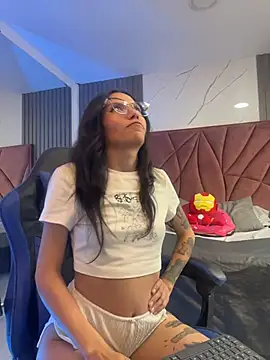 EviieGothell stripchat live cam model