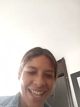 aaalani stripchat live cam model