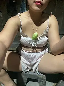 Hong-hoa stripchat live cam model