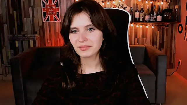 LolaDominara stripchat live cam model