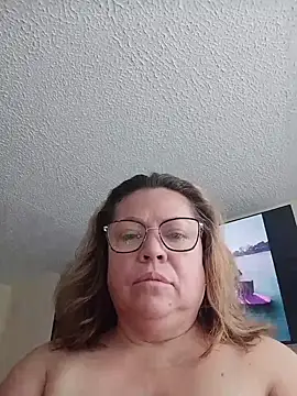 Emperatrizlady stripchat live cam model