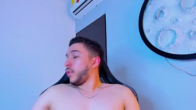 mike_257 stripchat live cam model