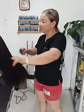 LaraCaliente stripchat live cam model