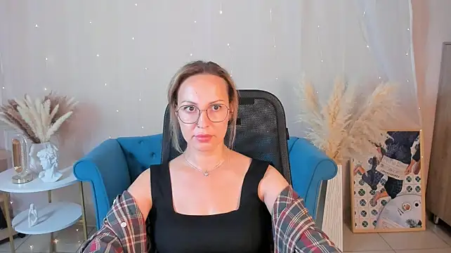 Charlotte_Hudson stripchat live cam model