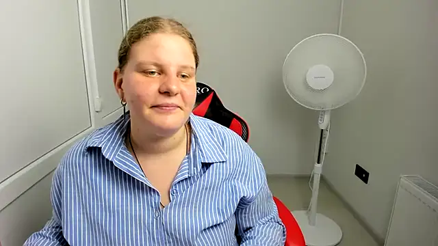Bella_shyy_ stripchat live cam model