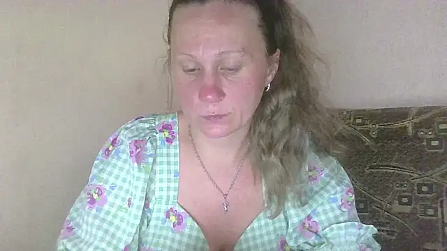DomixDomi stripchat live cam model