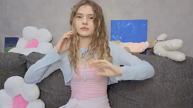 CarolinePepper stripchat live cam model