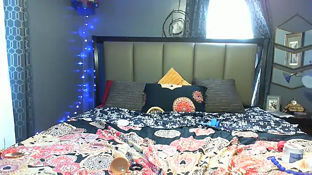 CeceilaMoon stripchat live cam model