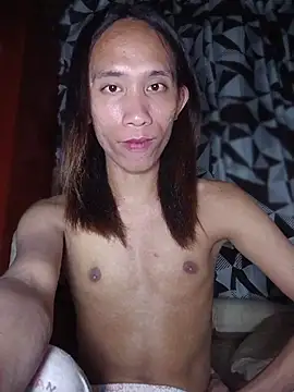 PeachyLuxe stripchat live cam model