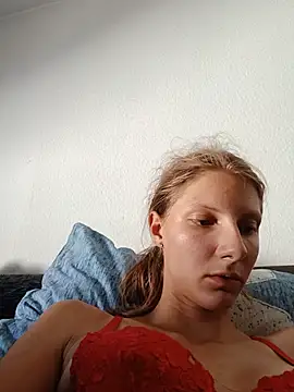 LenaGoldi stripchat live cam model