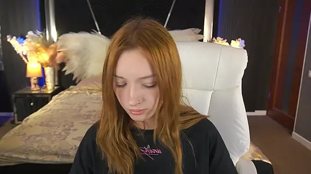 LizzaMoonn stripchat live cam model