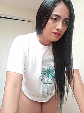 DaniellaGiraldo stripchat live cam model