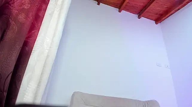 sharlot-harrys stripchat live cam model